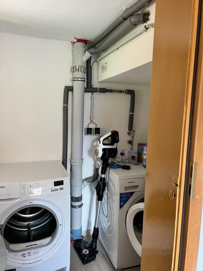 Sehr Schoene Wohnung,Komplett Neu Eingerichtet Limabach - Oberfrohna Buitenkant foto