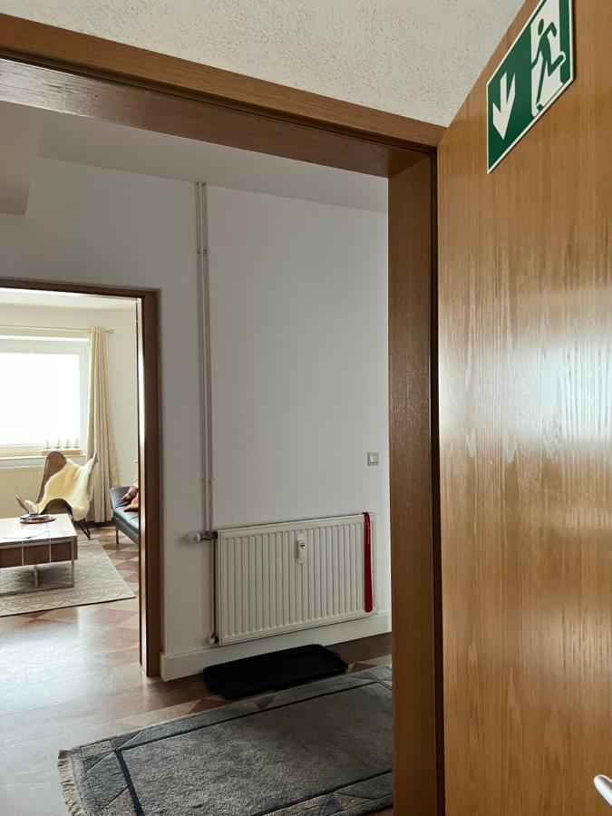 Sehr Schoene Wohnung,Komplett Neu Eingerichtet Limabach - Oberfrohna Buitenkant foto